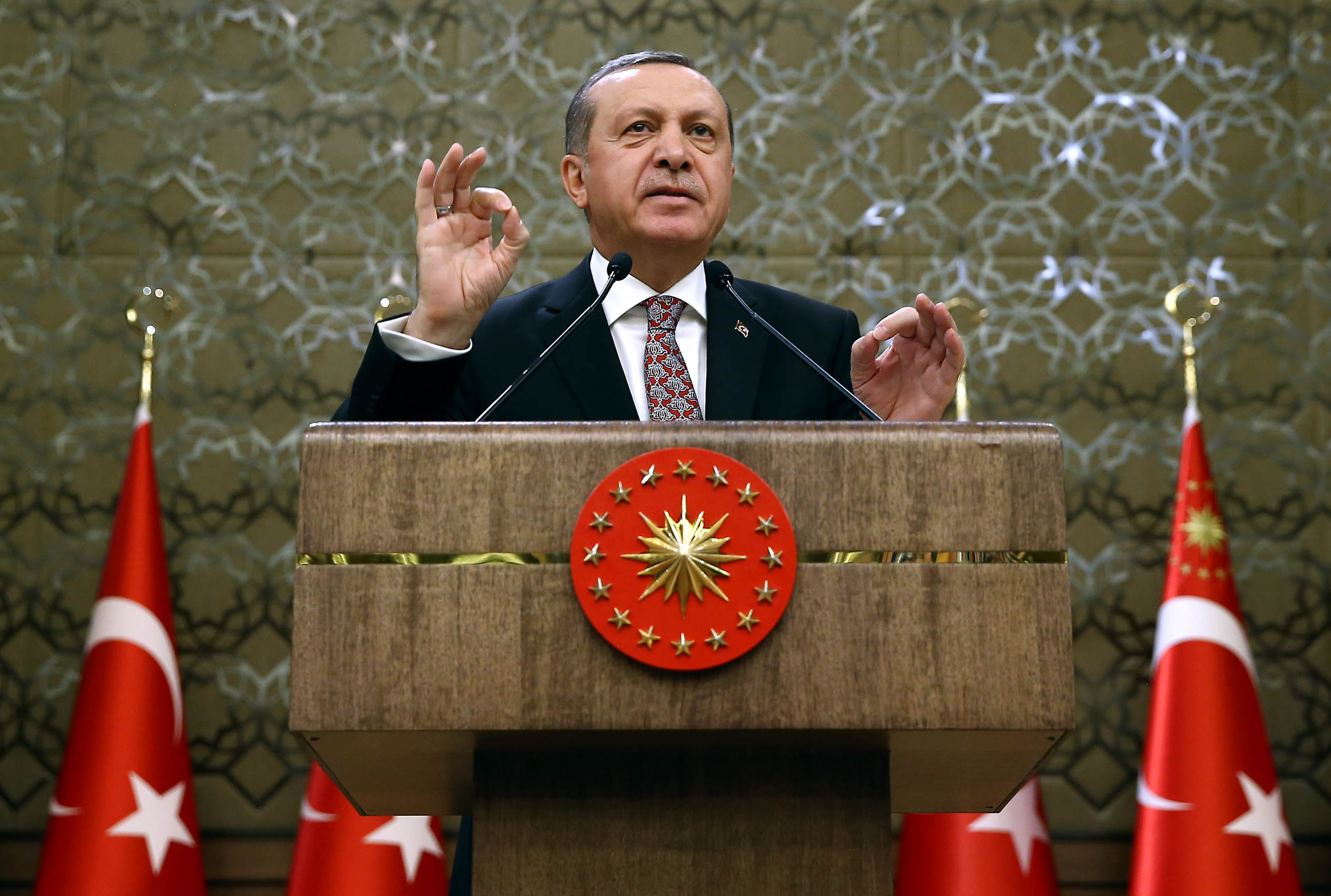 Ερντογάν σε ΗΠΑ: Αποφασίστε, μαζί μας ή με τους «τρομοκράτες»;