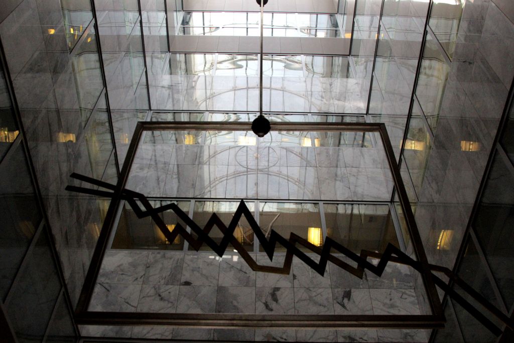 Χαμηλό έτους για τα ελληνικά ομόλογα με τη προσδοκία λύσης για χρέος