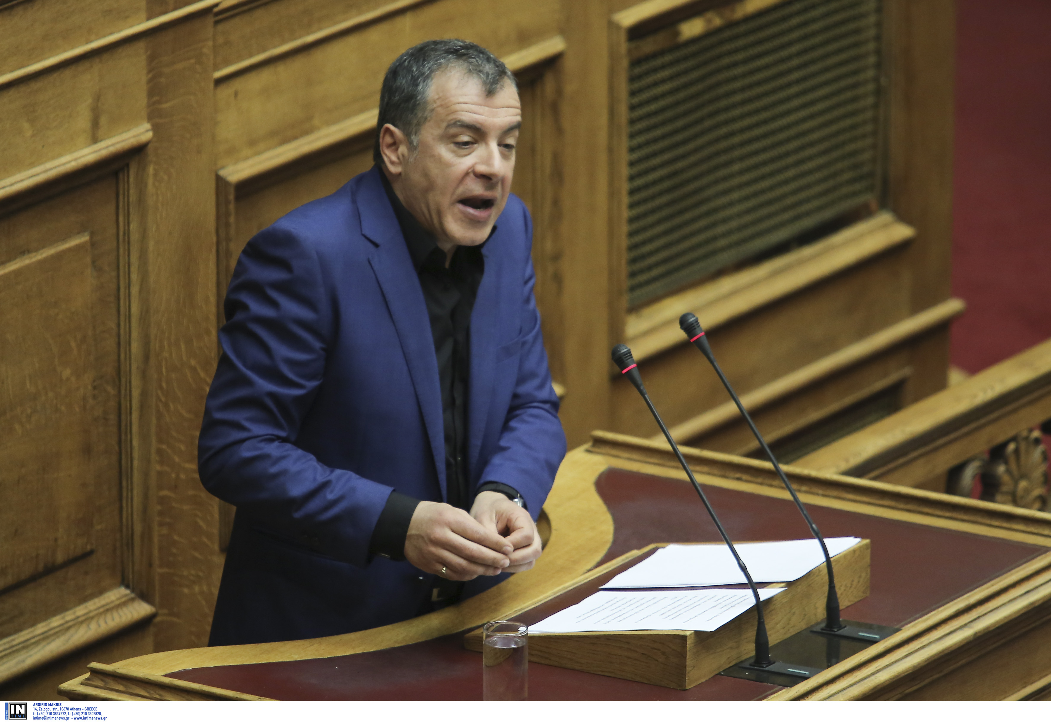 Στ.Θεοδωράκης: Να κάνουν ένα βήμα πίσω κυβέρνηση-αγρότες