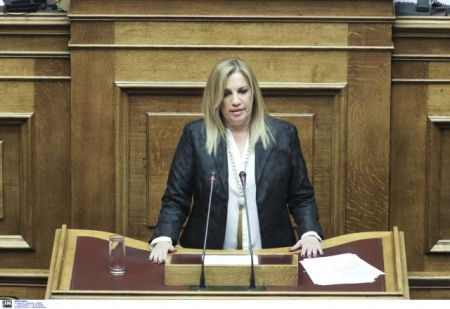 Γεννηματά: «Το καραβάνι των ΣΥΡΙΖΑ/ΑΝΕΛ συνεχίζει τον δρόμο του στην έρημο της κοινωνικής απομόνωσης»