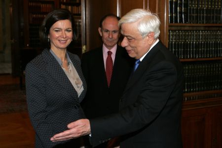 Παυλόπουλος: Αντιμετώπιση του προσφυγικού με όρους ανθρωπισμού