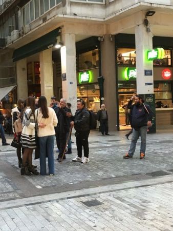 Οταν οι αγρότες κυνήγησαν τα… ΜΑΤ