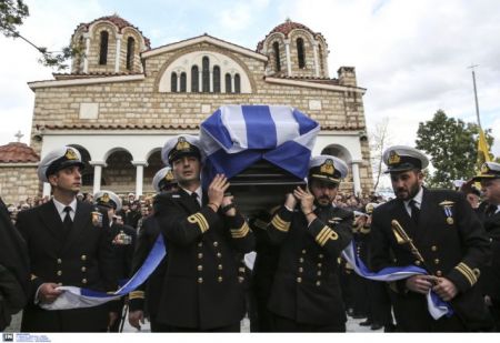Θρήνος στην κηδεία του κυβερνήτη του μοιραίου ελικοπτέρου