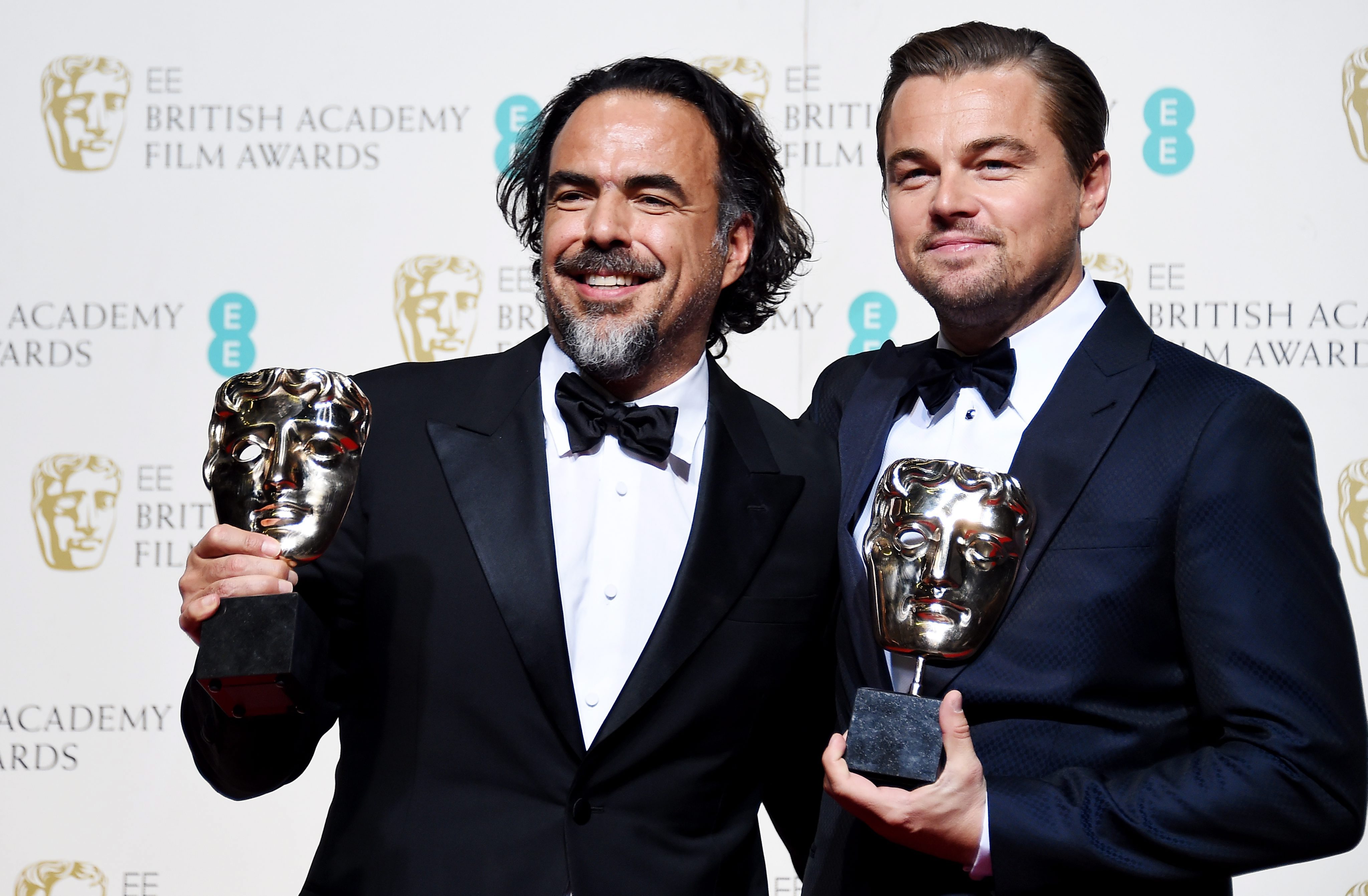 Tα αστέρια έλαμψαν πάνω στο κόκκινο χαλί των BAFTA