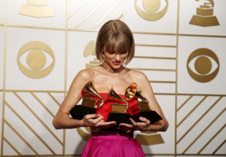 Τέιλορ Σουίφτ και Εντ Σίραν οι μεγάλοι νικητές των Γκράμι