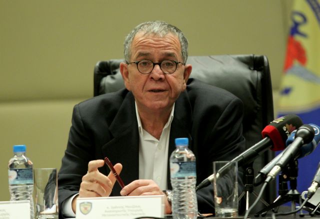 Mouzalas: “Five police chiefs are overturning EU decision on refugees”