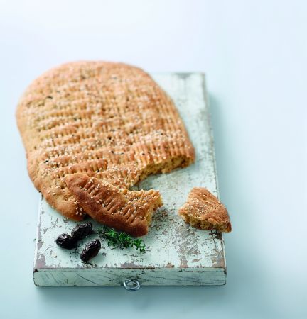 Λαγάνα ολικής αλέσεως με ταχίνι