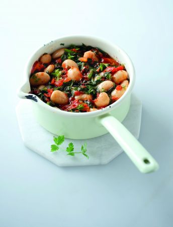 Γίγαντες στην κατσαρόλα με σπανάκι και μυρωδικά