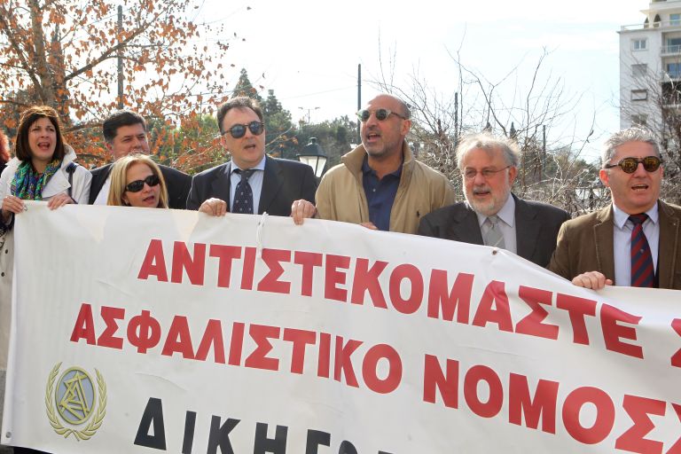 Παρατείνεται έως και τη Μεγάλη Δευτέρα η αποχή των δικηγόρων | tovima.gr