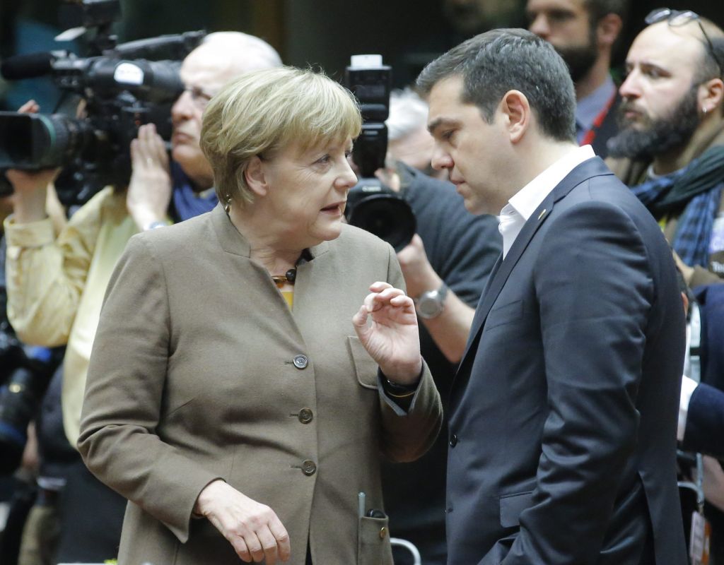 Δυσαρέσκεια Τσίπρα σε Μέρκελ για τη μη τήρηση συμφωνηθέντων στο προσφυγικό