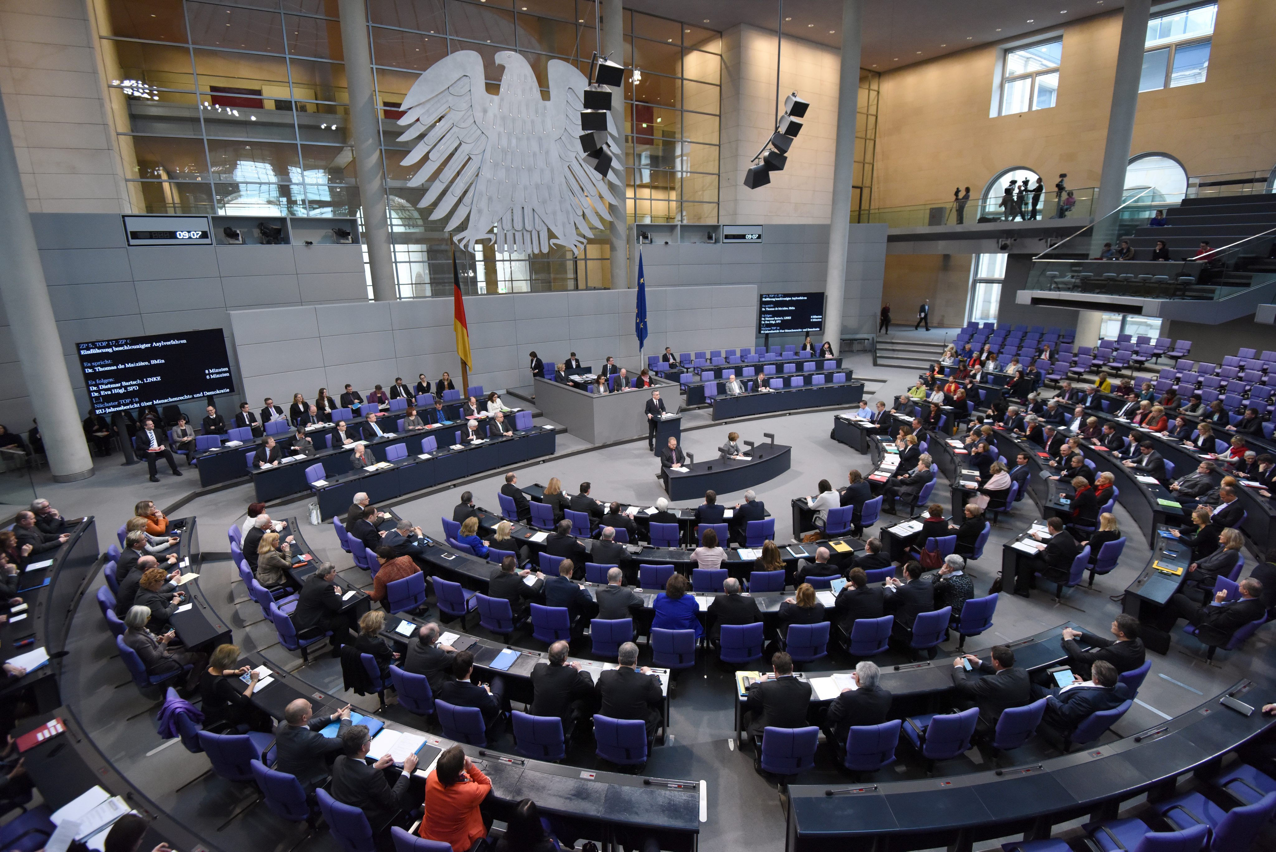 Η γερμανική βουλή καλεί τον Ντράγκι για εξηγήσεις