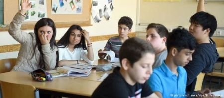 Αλλαγές στα σχολεία της Γερμανίας φέρνουν οι πρόσφυγες