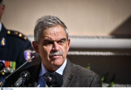 Τόσκας: «Να καταλάβουν οι πρόσφυγες ότι τα σύνορα έκλεισαν»