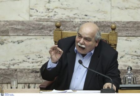 Η τέχνη του κυβερνάν μέσω…τροπολογιών