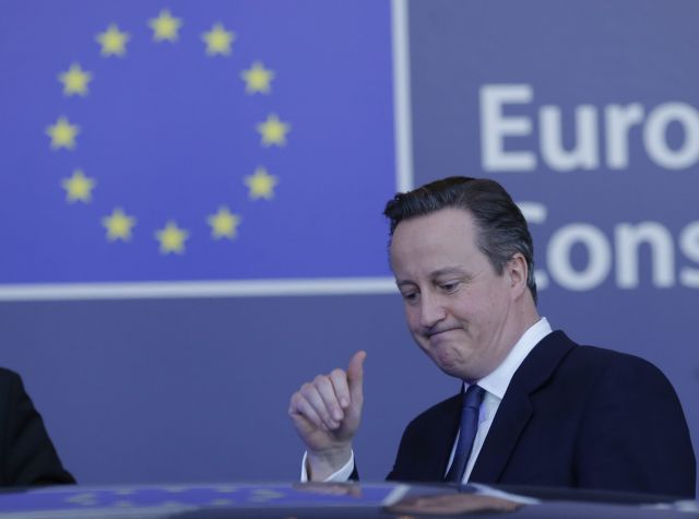 Πέφτει η δημοτικότητα Κάμερον, 50-50 το «ναι» και το «όχι» στο Brexit