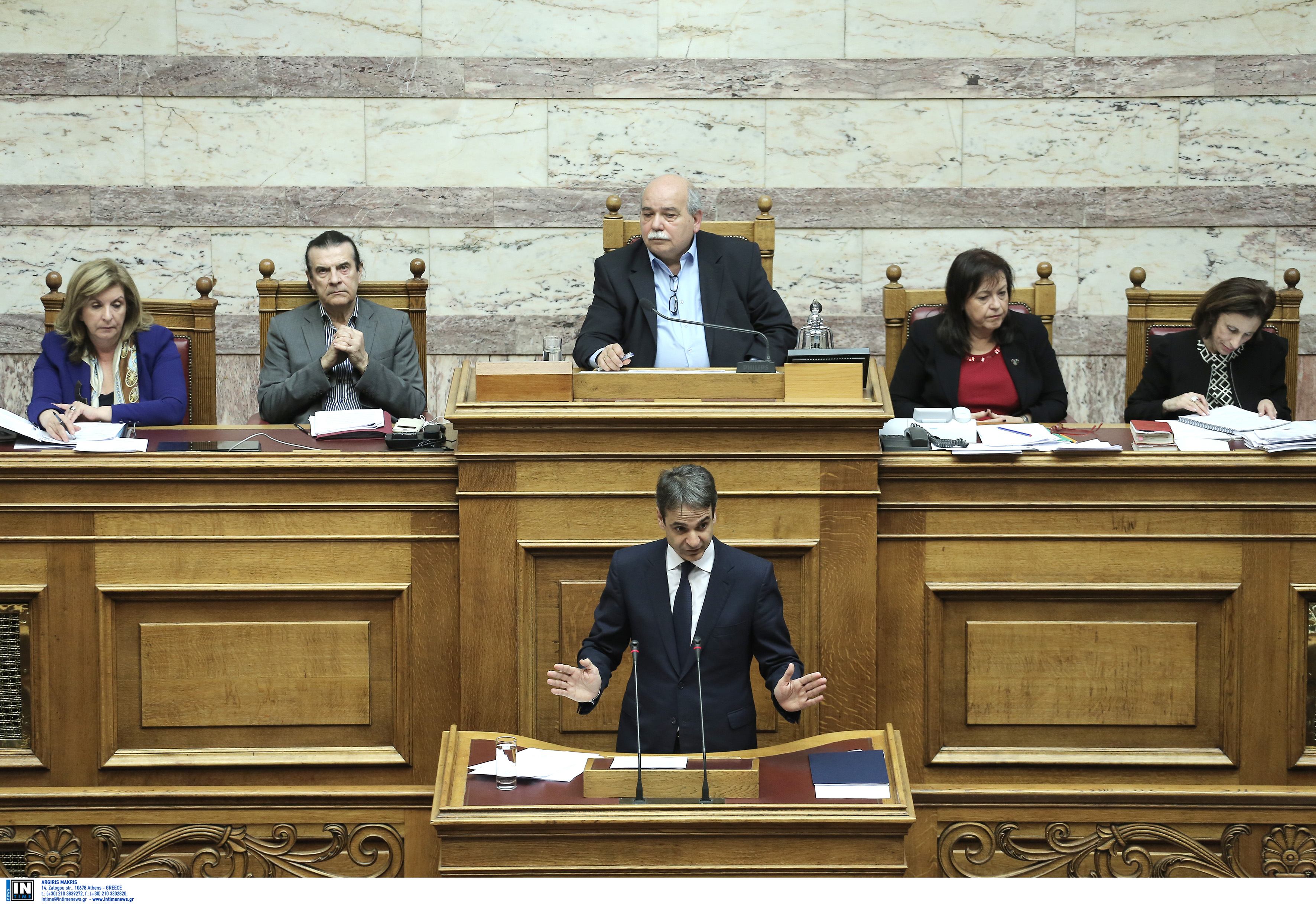 Βουλή: H σύγκρουση Μητσοτάκη-Βούτση, η Χρυσή Αυγή και η ψηφοφορία για τον Σταύρο Δήμα