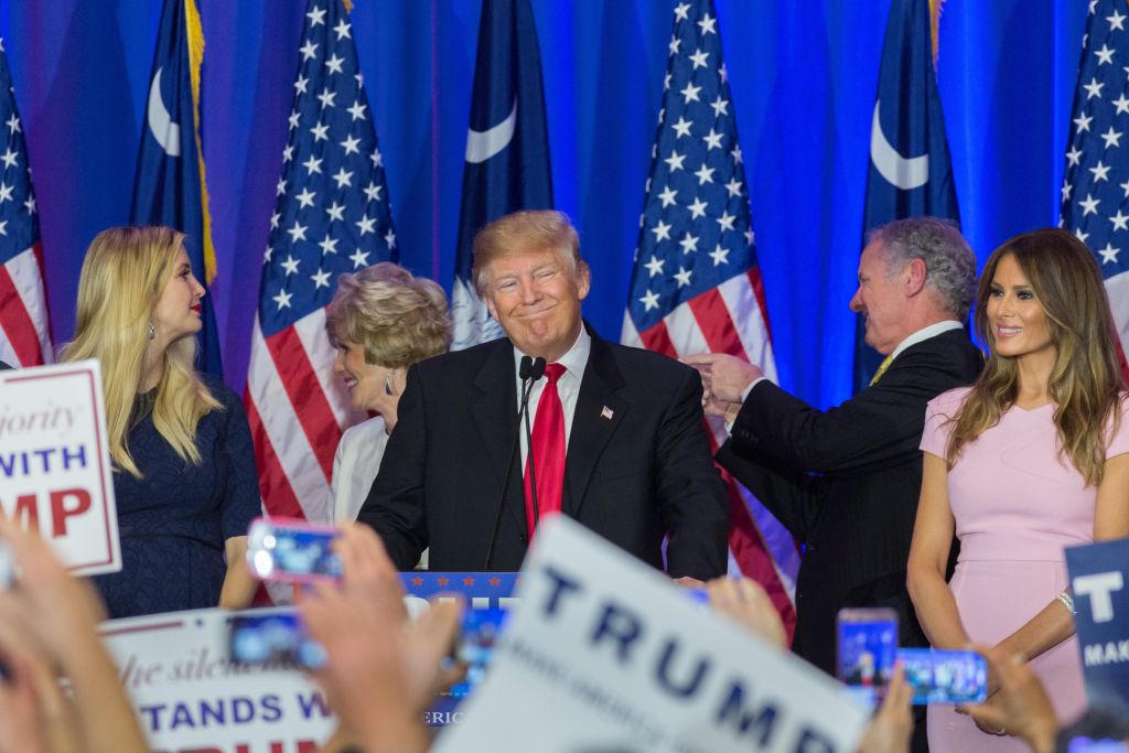 Επικράτηση Τραμπ σε Ν.Καρολίνα, δύσκολη νίκη Κλίντον σε Νεβάδα