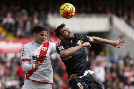 Primera Division: «Αυτοκτόνησε» η Σεβίλη, 2-2 με τη Ράγιο Βαγεκάνο