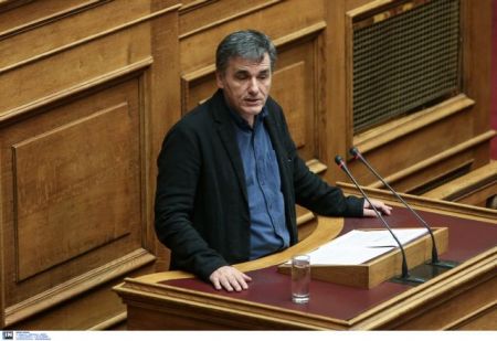 Κόντρα στη Βουλή για την ανακεφαλαιοποίηση των τραπεζών