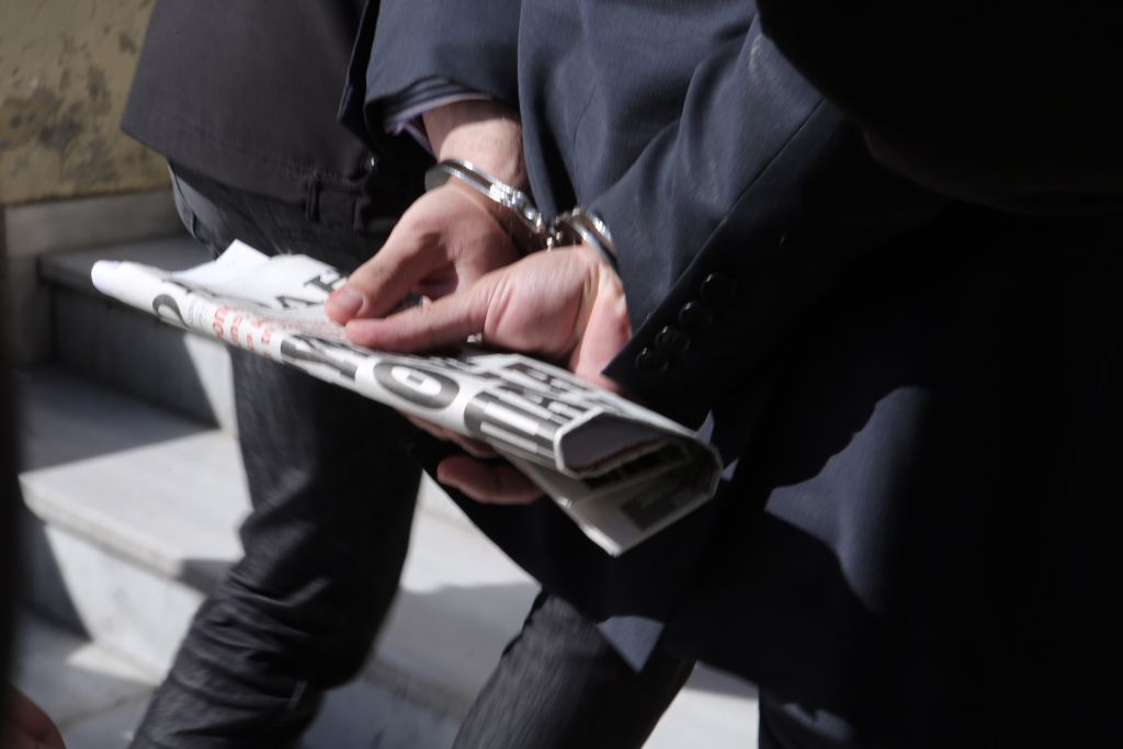 Νέοι διάλογοι για τον «Αρχιμανδρίτη» και τους εκβιαστές του Διαδικτύου