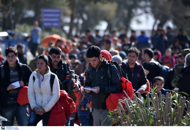 Thousands of refugees gathering at Greece’s northern borders