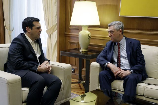 PM Tsipras and UNHCR Grandi discuss refugee crisis developments