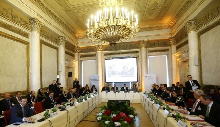 Αυστριακός υπουργός Άμυνας: Εγώ θα είχα καλέσει την Ελλάδα στη Διάσκεψη