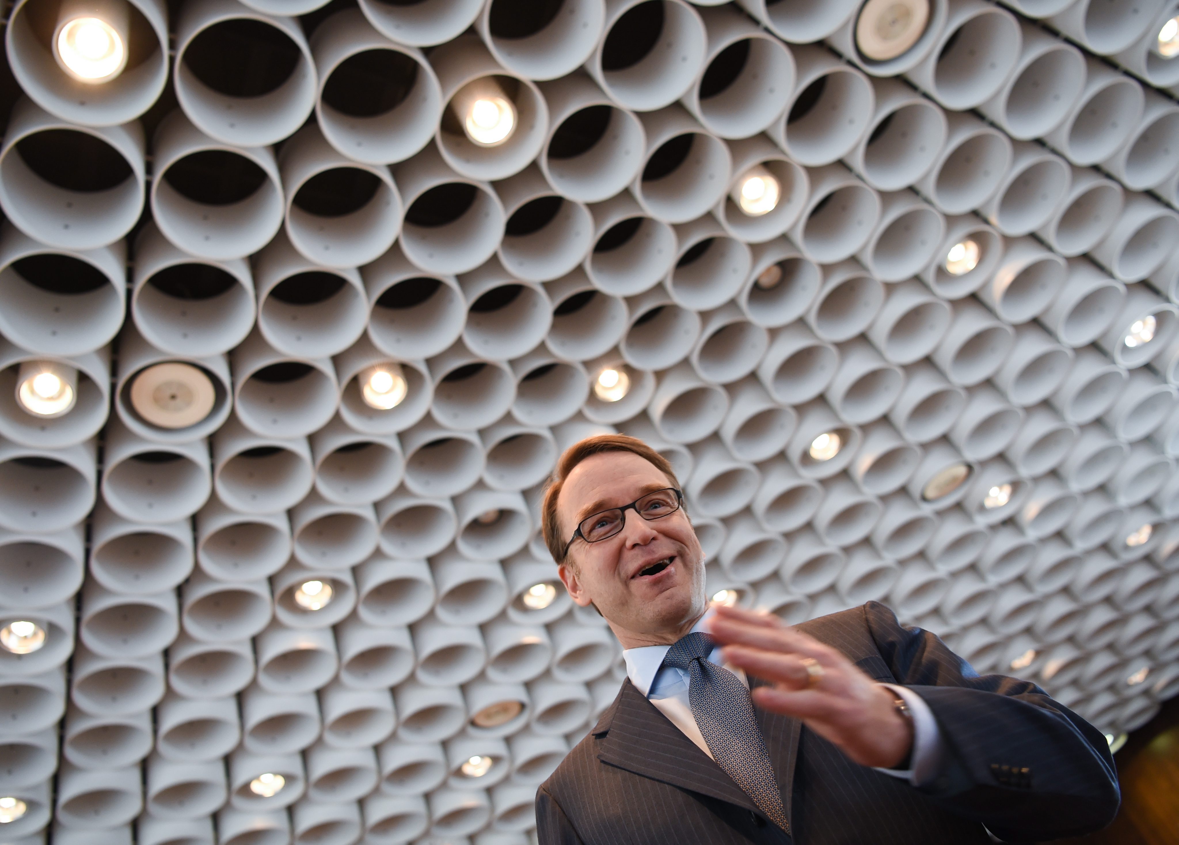 Bundesbank: H EKT πρέπει να καταλήξει για το QE