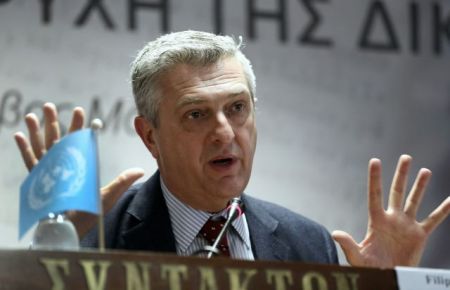 Ύπατος Αρμοστής για τους Πρόσφυγες: Η Ελλάδα όμηρος του εγκλωβισμού