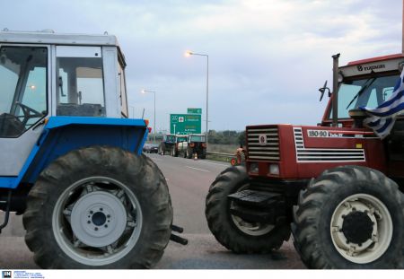 Οι «διορθωτικές κινήσεις» της κυβέρνησης δεν έπεισαν και πάλι τους αγρότες