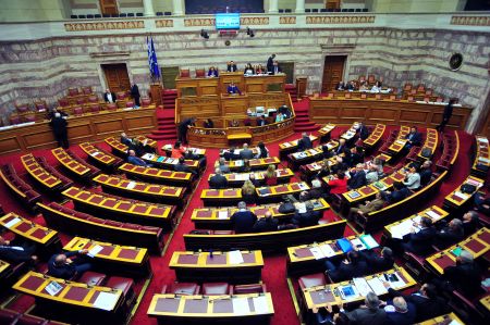 Υπερψηφίστηκε ο νόμος για τη διαφάνεια στις διαφημιστικές δαπάνες τραπεζών