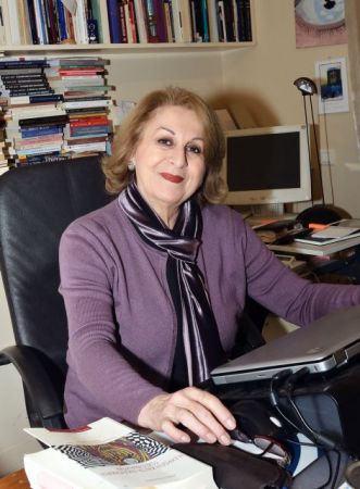 Αννα Καραμάνου: Η διάσταση του φύλου απουσιάζει από την ελληνική πολιτική