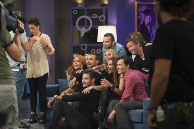 Η τηλεόραση «παίζει»