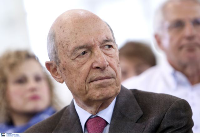 Calls for Simitis participation in center left reform efforts