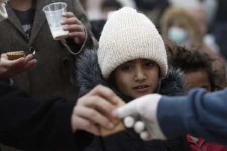 Εκπαιδευτικοί και Πανεπιστήμιο Αθηνών κοντά στους πρόσφυγες