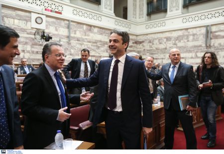 New Democracy: Greek officers were released due to collective efforts