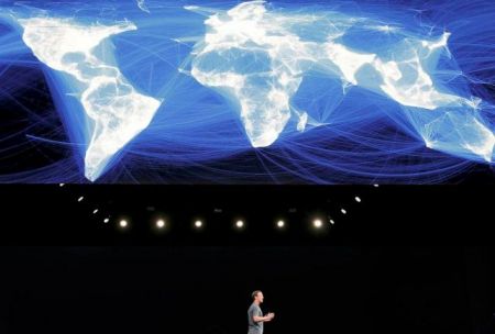 Διαδίκτυο με μπαλόνια και drones