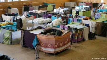 Deutsche Welle: «Χρυσωρυχείο» οι πρόσφυγες