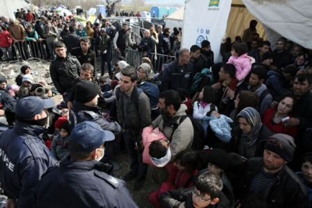 Idomeni ‘closed’ with thousands of refugees stranded in Greece