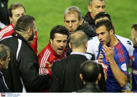 Ενταση και αποχώρηση του Σίλβα από τη συνέντευξη Τύπου