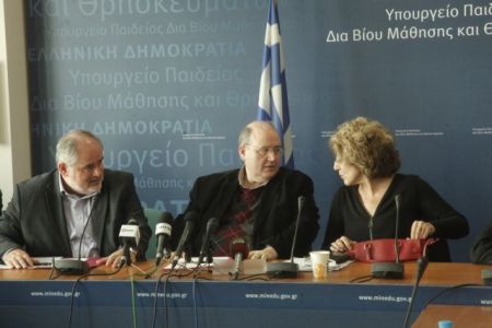 Πόλεμος δασκάλων – καθηγητών με τον Φίλη για τους αναπληρωτές