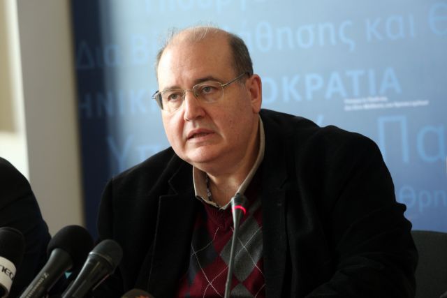 «Όχι» των θεσμών στο αίτημα Φίλη για προσλήψεις 22.000 εκπαιδευτικών