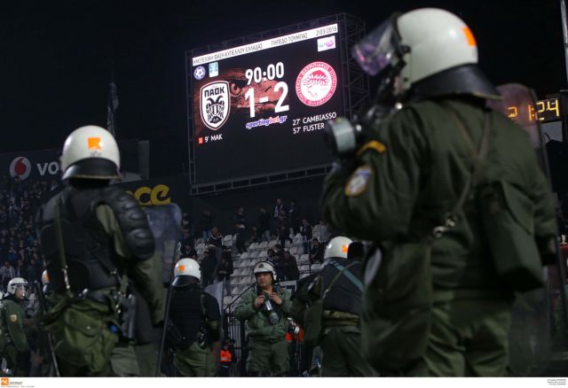 PAOK-Olympiacos semi-final suspended over hooligan violence