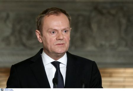 «Να καταλήξουν σε συμφωνία για το ελληνικό ζήτημα πολύ σύντομα» κάλεσε την ευρωζώνη ο Τουσκ