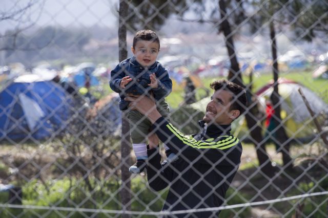 Πέλλα: Κάτοικοι όργωσαν περιοχή για να μη στηθούν σκηνές προσφύγων