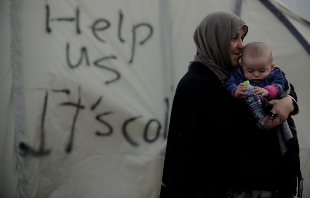 Over 12,500 refugees remain stranded at the border in Idomeni