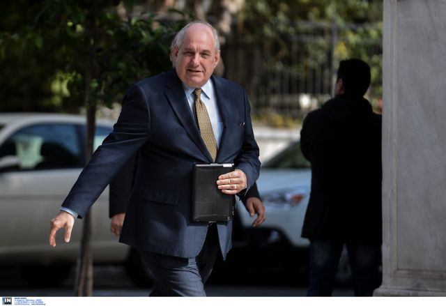 Τ. Κουίκ: Τα κέντρα φιλοξενίας μόνη λύση προώθησης προσφύγων