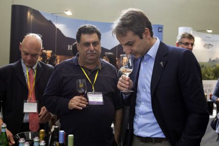 Η ΝΔ θα καταργήσει τον ειδικό φόρο κατανάλωσης στο κρασί