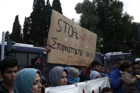 Πορεία διαμαρτυρίας προσφύγων από το Σχιστό προς την πλ. Βικτωρίας