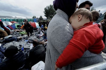 Στο νοσοκομείο τα προσφυγόπουλα που λύγισαν από το κρύο